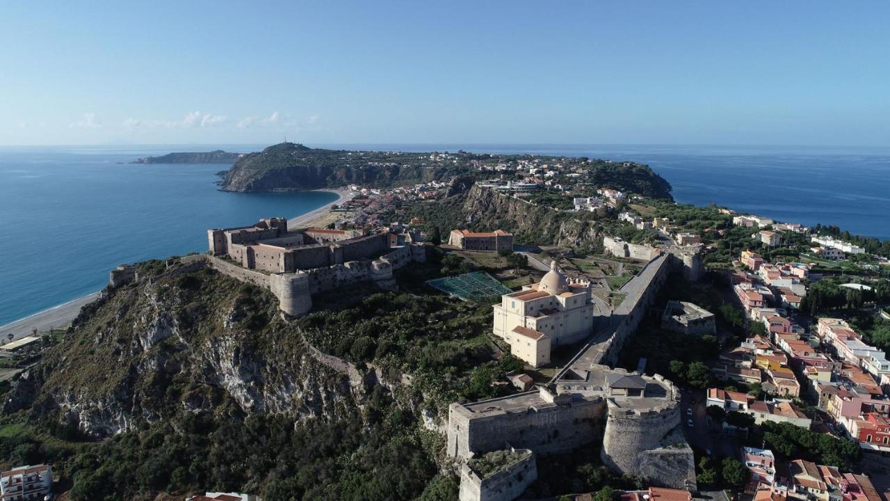 La Casa Del Nonno Bed & Breakfast Milazzo Exterior photo